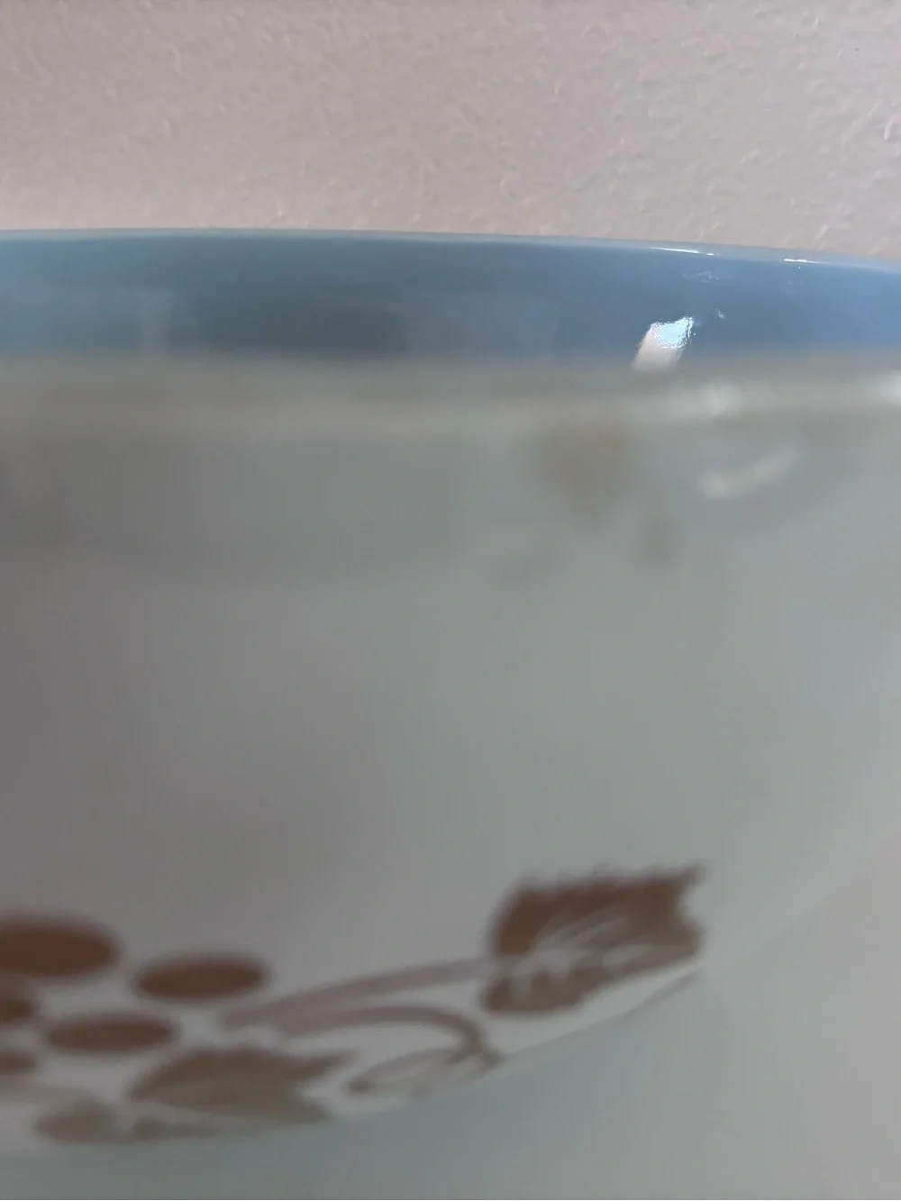 Vintage Pyrex Golden Grapes Promotional Cinderella Bowl - 4qt 444